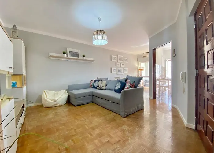 By Homing * Quarteira